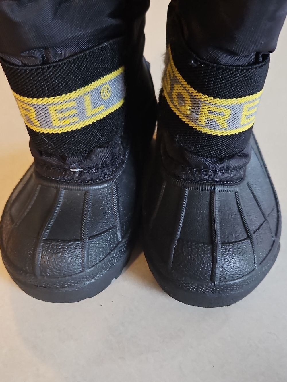 Sorel Black Snowboots - Picture 3 of 10